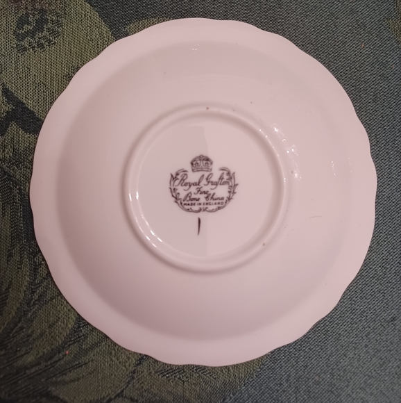Queen Elizabeth Silver Jubilee Commemorative Royal Grafton Trinket Plate - Picture 3 of 4